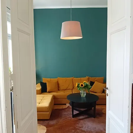 Altbau Im Herzen Der Stadt *